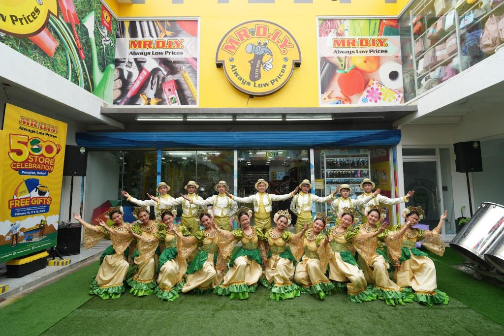Panglao, Bohol marks the 500th store milestone event for MR.DIY